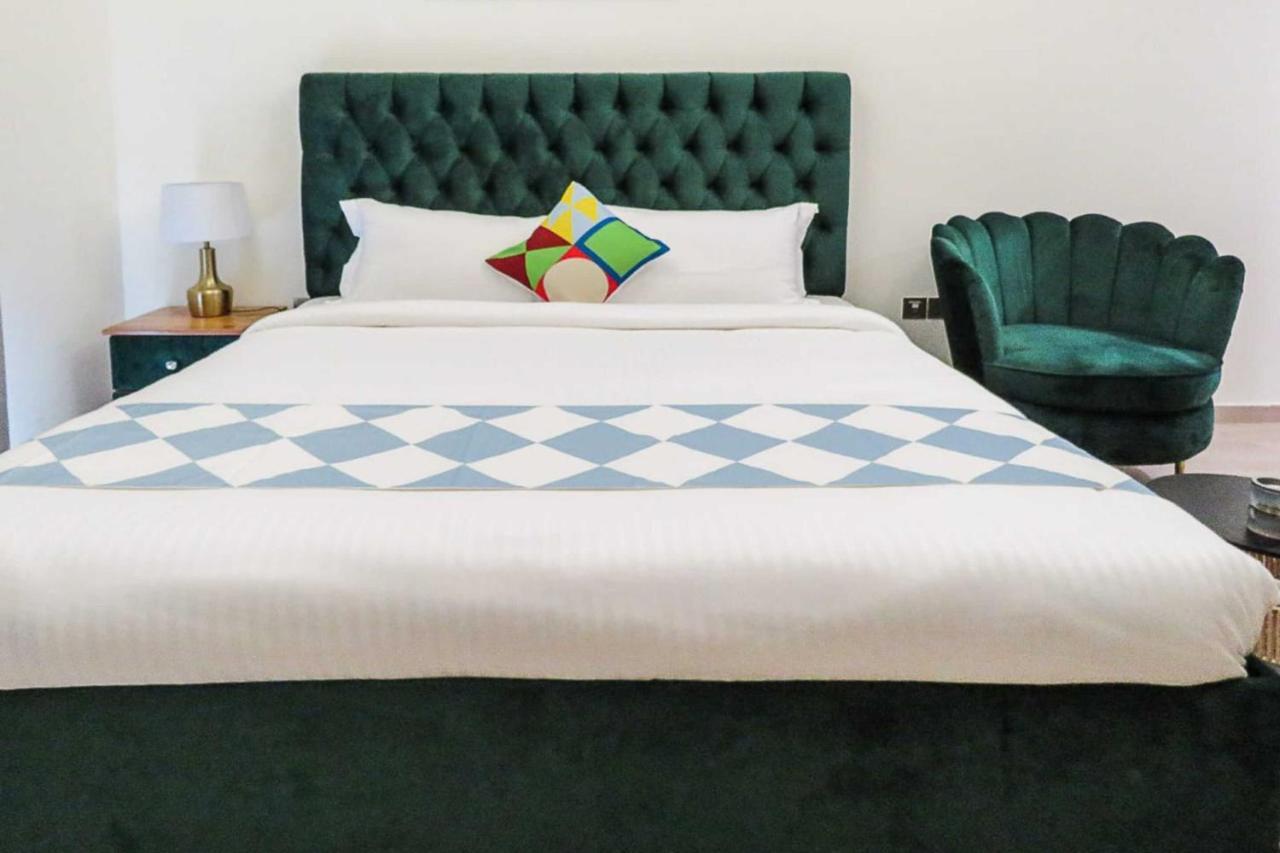 Oyo 860 Studio Apartment, Maya Tower 4, Jumeirah Village Triangle Dubai Exteriör bild
