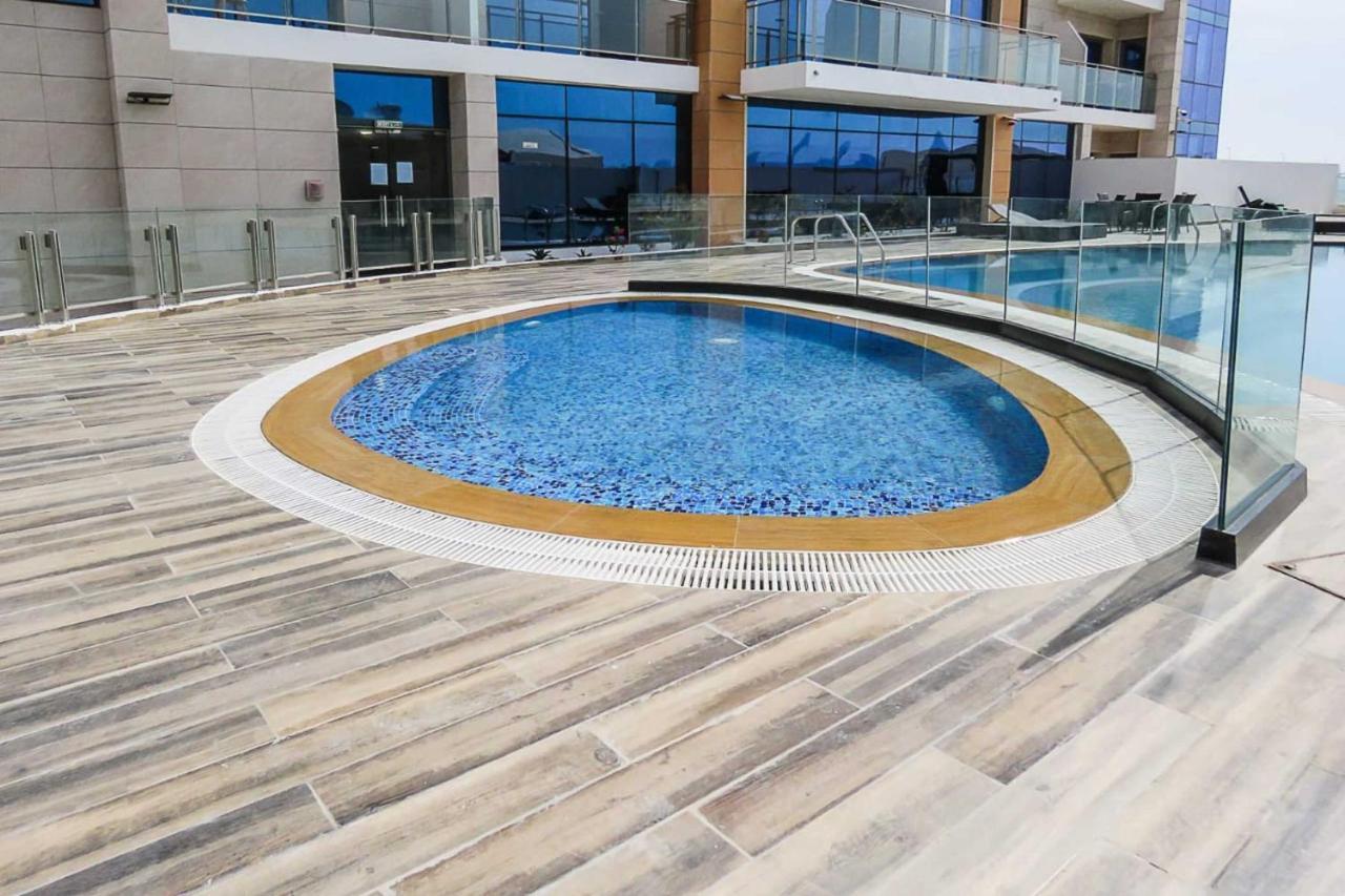 Oyo 860 Studio Apartment, Maya Tower 4, Jumeirah Village Triangle Dubai Exteriör bild